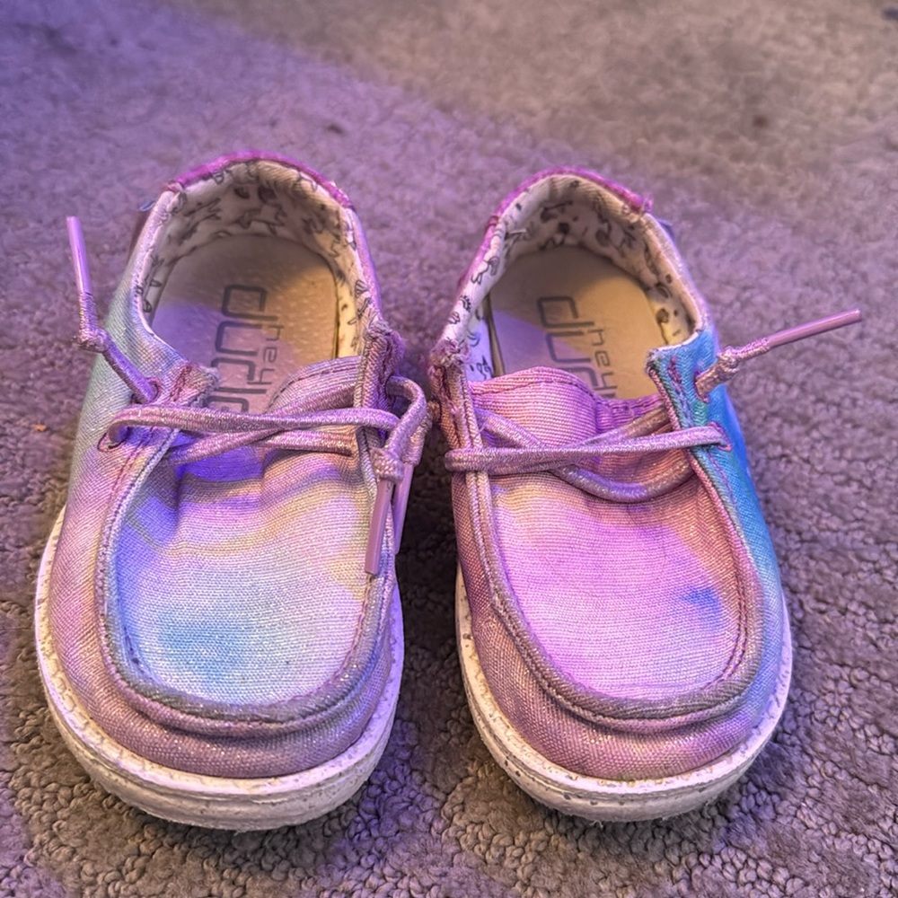 Toddler hey dudes